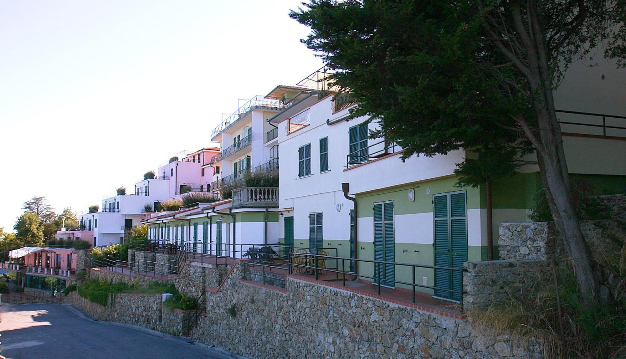 Residence Borgo San Sebastiano Берджеджи Екстериор снимка