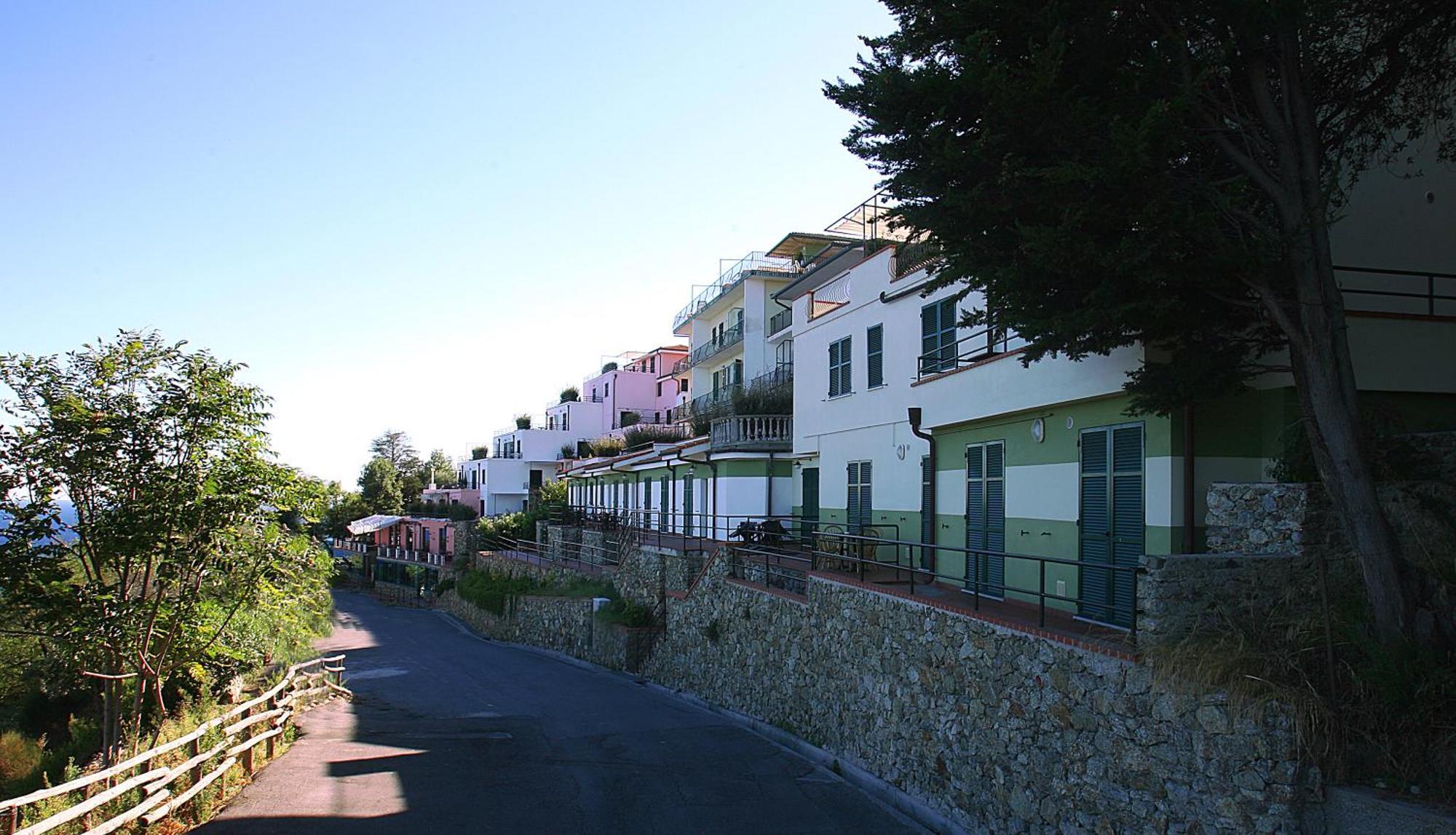 Residence Borgo San Sebastiano Берджеджи Екстериор снимка